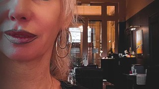 Déjeuner à Dinant ☀️🥂 Une belle femme blonde, un restaurant en bord de Meuse. Un regard, un sourir