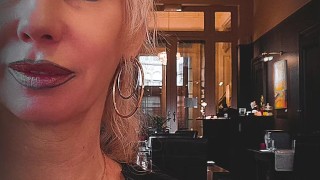 Déjeuner à Dinant ☀️🥂 Une belle femme blonde, un restaurant en bord de Meuse. Un regard, un sourir