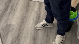 Con ganas de mostrar su enorme polla