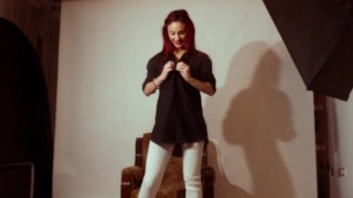 Ariel Ortiz shows her naked body in public and pours oil all over her body