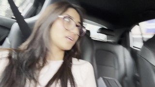 Juegos Calientes con desconocida CULONA en el auto