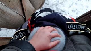 I fuck a stranger in the mouth in the toilet and quickly cum