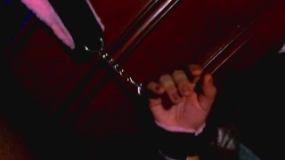 Hace que le chupe su vergota