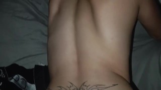 HERMANASTRO ME RECIBE CON SU RICA POLLA GRANDE Y ME LLENA DE LECHE💦