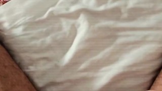 Spio la mia coinquilina 🤟🏼 in cam💦💦👀 e mi invita a 😛 e 🎺 la 🥔