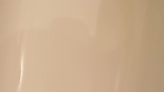 Après 8h de travail trop fatigué pour bander mais pas assez pour jouir