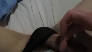 Masturbe (151) with one testicle