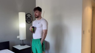 tricked mindfucked shrunk & swallowed by gym stranger