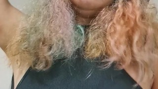 Vaquera experta en montar.