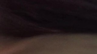 Me coge por el culo su mejor amigo de mi esposo y se viene dentro mío