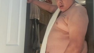 Big papa caliente chorreando leche