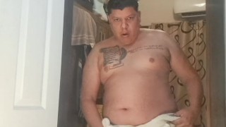 Big papa caliente chorreando leche