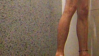 Tomando Banho no Vestiário da Academia 2