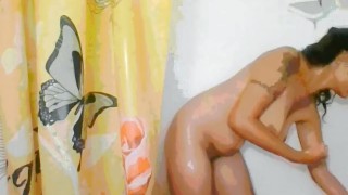 PROJECT GHETTO EBONY SOLO FEMALE TAKES SHOWER BATHTUB