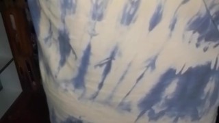 Desde atrás… subimos la vista poco a poco 😏