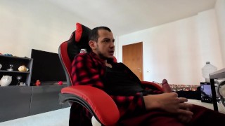 I like to be watched