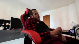 I like to be watched