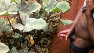 18 yo ALMOST CAUGHT MASTURBATING OUTSIDE