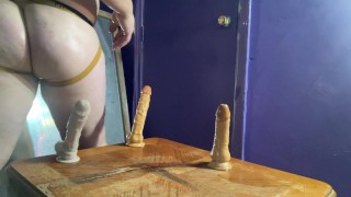 Triple dipper dildo🍆💦🍑 who wants to fill me up