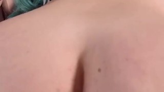 Ces 2 chaudes colocataires françaises savent comment chevaucher ta bite -Trio HFF POV
