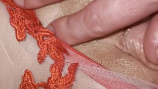 Fit girlfriend gets her first anal