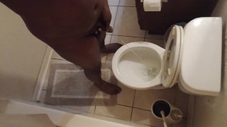 TAKING A PISS AFTER GETTING MY CUM SUCKED OUT!!!!!!!!
