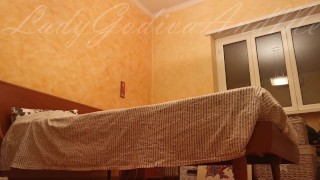 "Te lo voglio mettere al culo prima che arrivi tuo marito!" 🔥 Amanti italiani - Tradimento in casa