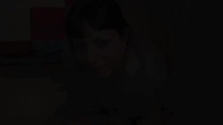 Hermanastra curiosa quiere probar semén