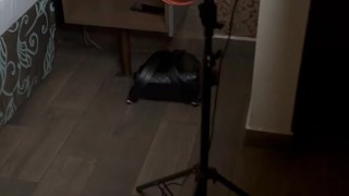 Leather Rosa lista para un trío/ Ready for threesome pt 1