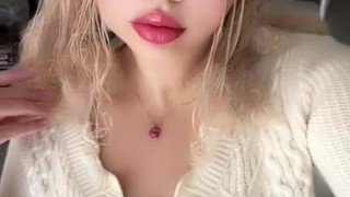 BLONDE BIMBO DOLL
