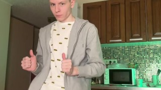 somebody tell me why this remind me of 2016 vine era