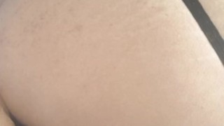 Me cojo con mi gran dildo, me encanta como entra