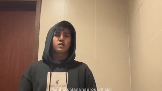 Inabutan nanaman ako ng KALIBUGAN kaya nag-JAKOL ako sa CR ng Restau haha grabeng libog na to taena