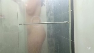 Sola con mis dedos bien adentro mojada