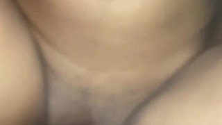 Este hombre se viene en mi vagina en menos de tres minutos al escucharme gemir y que le pida su seme