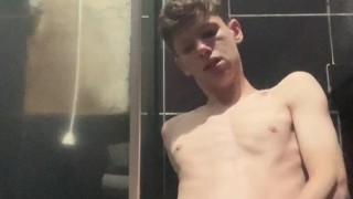 Twink playing with his big dicktill he cum
