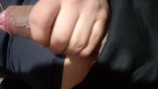 Me jalo la verga pensando en ti