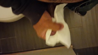 Solo y con ganas pues me la jalo