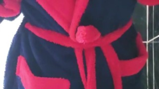 🤭 Leave a comment if you want to wash my back, and tell me what you would like to do to me