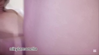 Scopata in hotel dal idraulico - nikylamonella mentre il marito è fuori