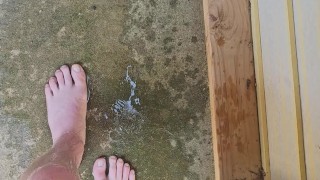 Desperately pissing my pants outside my apartment