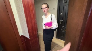 какая хорошенькая репетиторша