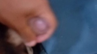 Me masturbo con mi mano