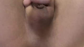 アナルと乳首とちんこの3点責めされてるところを想像して射精