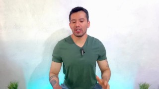 Despachador de una gasolineria me ofrece su culo y lo preño con mis 20cm de verga a pelo! Relato