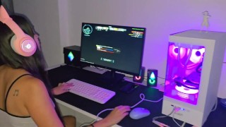 Huge Cumshot a Mi Hermanastra Gamer Kawaii