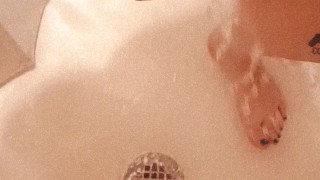Dildo in the shower Kitten moans for you