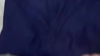 Intenso Orgasmo Guy Mientras Se Corre En Ropa Interior Con Gemidos y leche