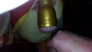 Masturbe (309) with one testicle