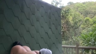 Mayorcita se PONE en 4 para afollarla y CHUPARle el Culo